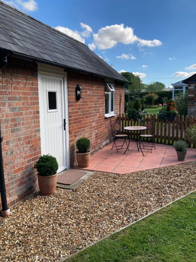 Hunters Moon B&B Tidworth ภายนอก รูปภาพ