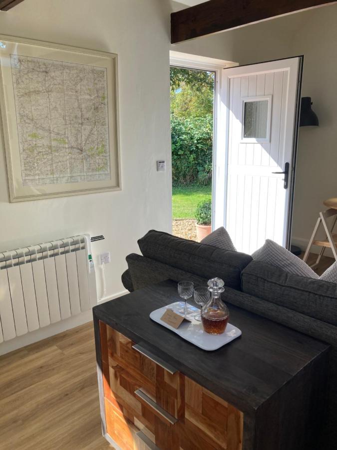 Hunters Moon B&B Tidworth ภายนอก รูปภาพ