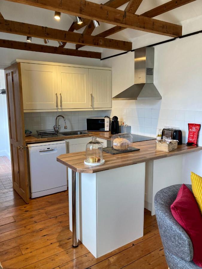Hunters Moon B&B Tidworth ภายนอก รูปภาพ