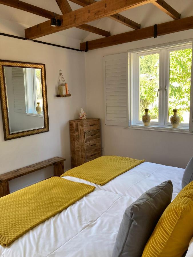 Hunters Moon B&B Tidworth ภายนอก รูปภาพ