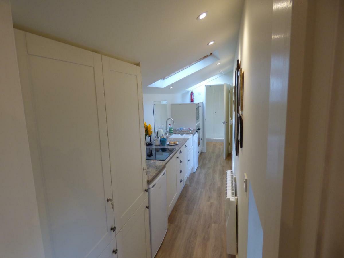Hunters Moon B&B Tidworth ภายนอก รูปภาพ